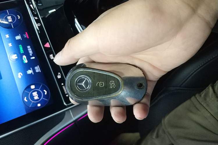 Used Mercedes-Benz C-Class 2024 Restyled C 260 L Sport Edition Vehicle Key