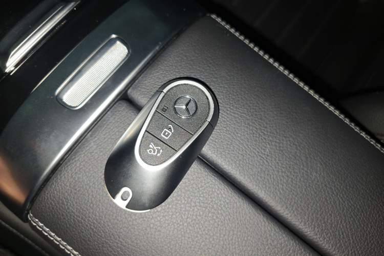 Used Mercedes-Benz C-Class 2024 C 200 L Sport Edition Vehicle Key