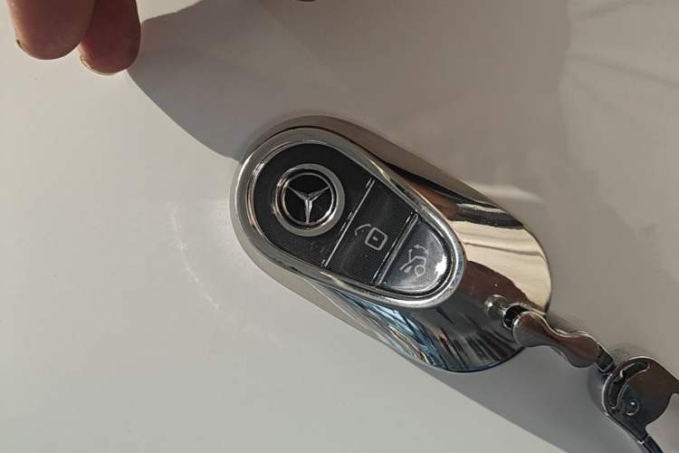 Used Mercedes-Benz C-Class 2024 Restyled C 260 L Sport Edition Vehicle Key