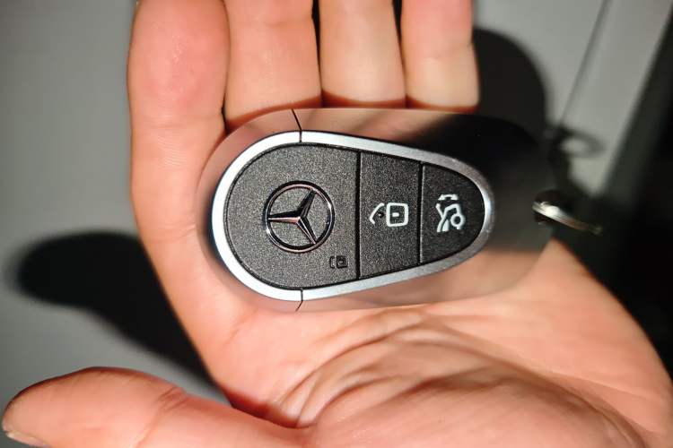 Used Mercedes-Benz C-Class 2024 Facelift C 260 L Vehicle Key