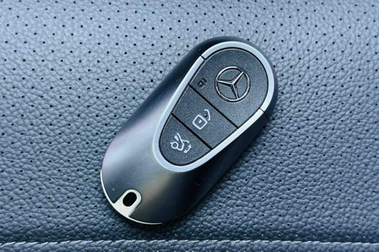 Used Mercedes-Benz C-Class 2024 C 200 L Sport Edition Vehicle Key