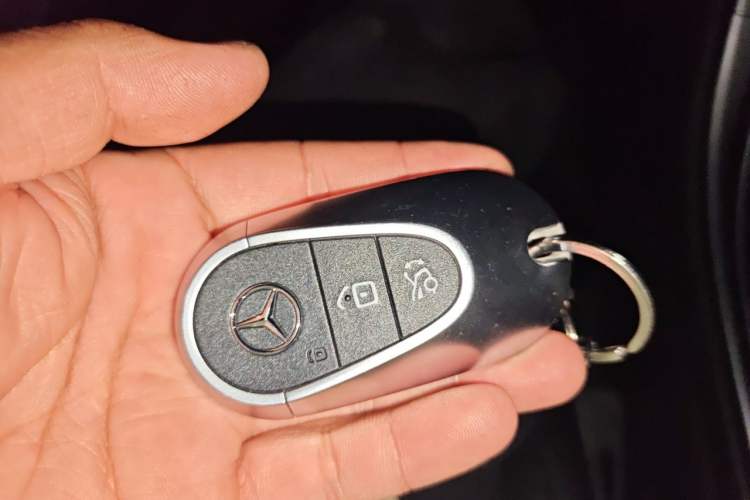 Used Mercedes-Benz C-Class 2024 Restyled C 260 L Sport Edition Vehicle Key