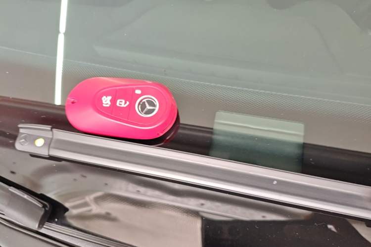 Used Mercedes-Benz C-Class 2024 Second Facelift C 260 L Sport Edition Vehicle Key