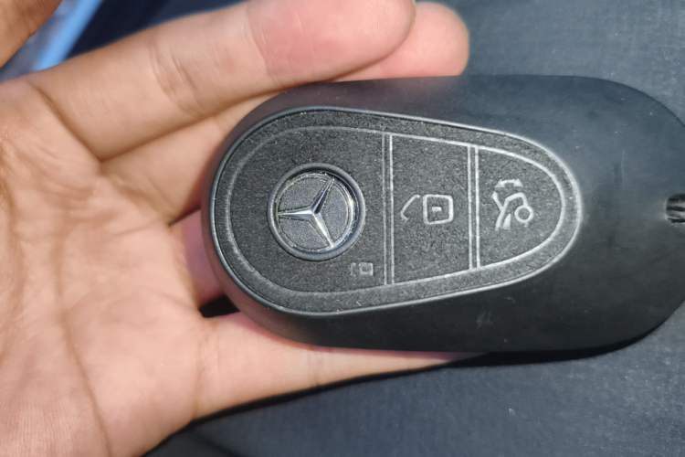 Used Mercedes-Benz C-Class 2024 C 200 L Sport Edition Vehicle Key