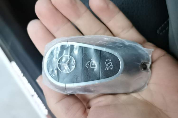 Used Mercedes-Benz C-Class 2024 Restyled C 260 L Sport Edition Vehicle Key