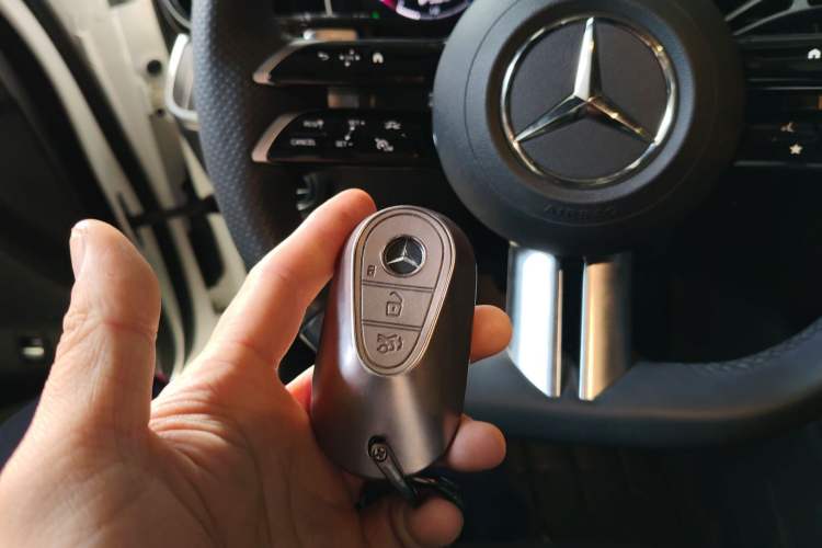 Used Mercedes-Benz C-Class 2024 C 200 L Sport Edition Vehicle Key