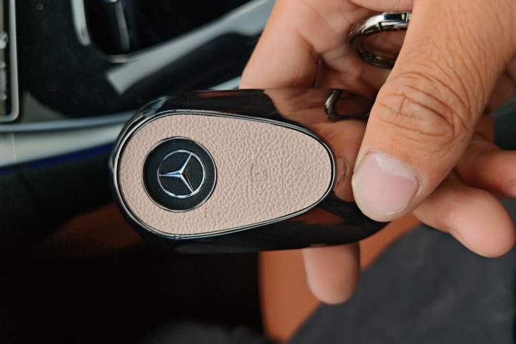 Used Mercedes-Benz C-Class 2024 Restyled C 260 L Sport Edition Vehicle Key