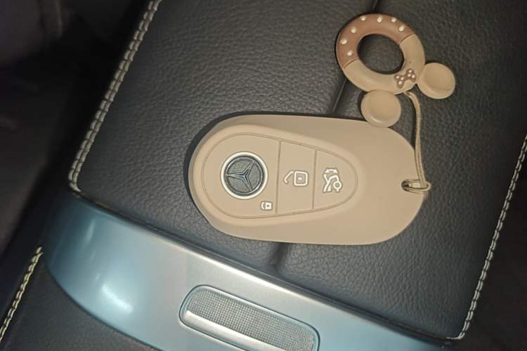 Used Mercedes-Benz C-Class 2024 Second Facelift C 260 L Sport Edition Vehicle Key
