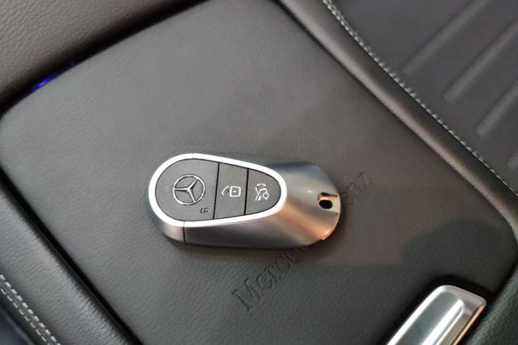 Used Mercedes-Benz C-Class 2024 Restyled C 260 L Sport Edition Vehicle Key