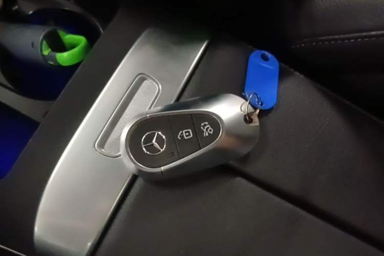 Used Mercedes-Benz C-Class 2024 Restyled C 260 L Sport Edition Vehicle Key