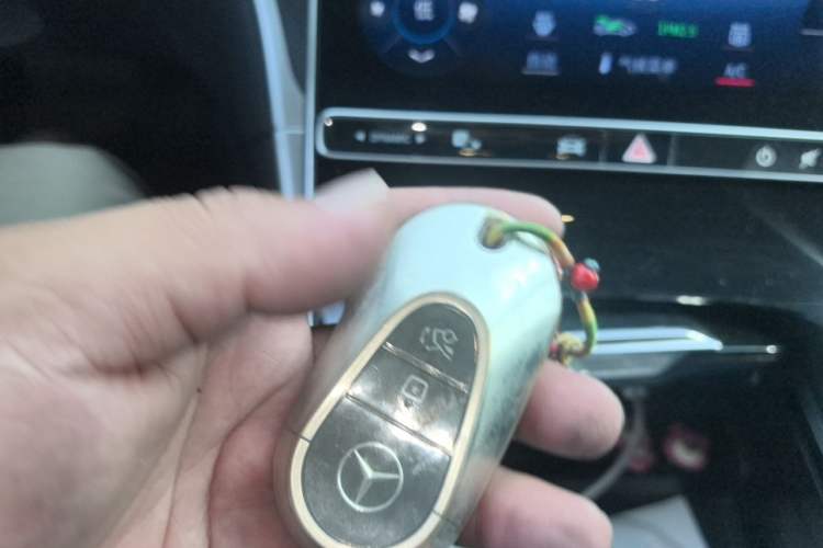 Used Mercedes-Benz C-Class 2024 Restyled C 260 L Sport Edition Vehicle Key