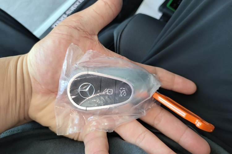 Used Mercedes-Benz C-Class 2024 Second Facelift C 260 L Starry Night Sport Edition Vehicle Key