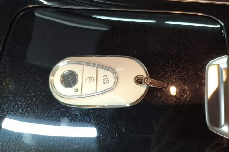 Used Mercedes-Benz C-Class 2024 Second Facelift C 260 L Sport Edition Vehicle Key