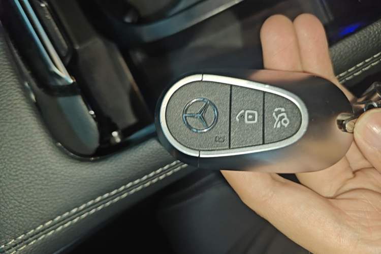 Used Mercedes-Benz C-Class 2024 Restyled C-Class 260 L Sport Edition Vehicle Key