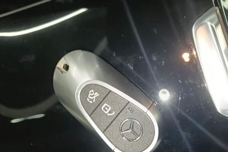 Used Mercedes-Benz C-Class 2024 C 200 L Sport Edition Vehicle Key