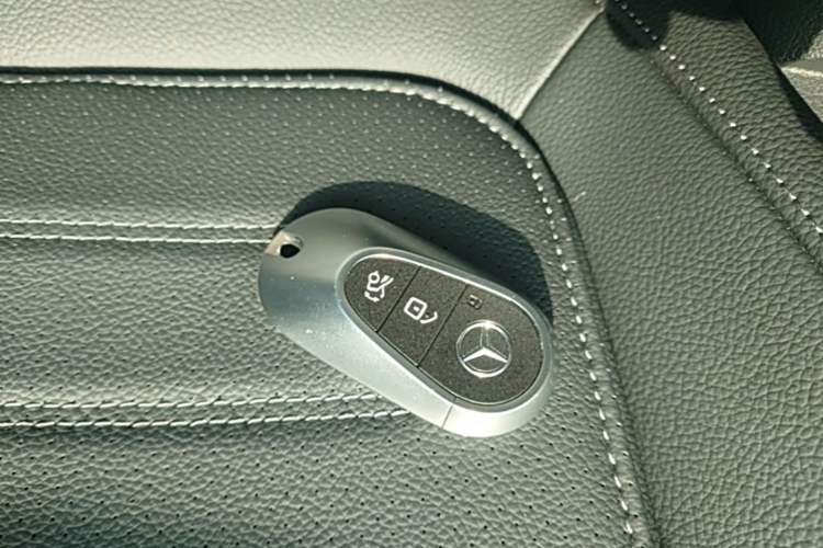 Used Mercedes-Benz C-Class 2024 Second Facelift C 260 L Starry Night Sport Edition Vehicle Key