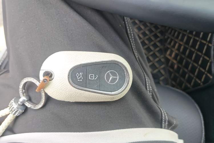 Used Mercedes-Benz C-Class 2024 Restyled C 260 L Sport Edition Vehicle Key