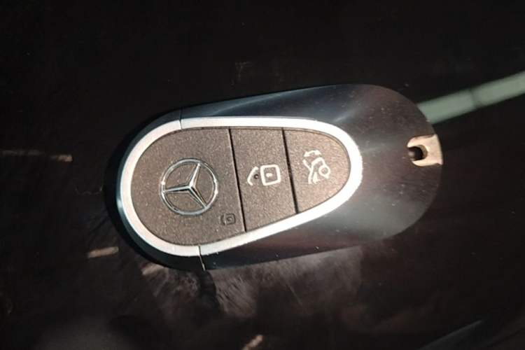 Used Mercedes-Benz C-Class 2024 Restyled C 260 L Sport Edition Vehicle Key