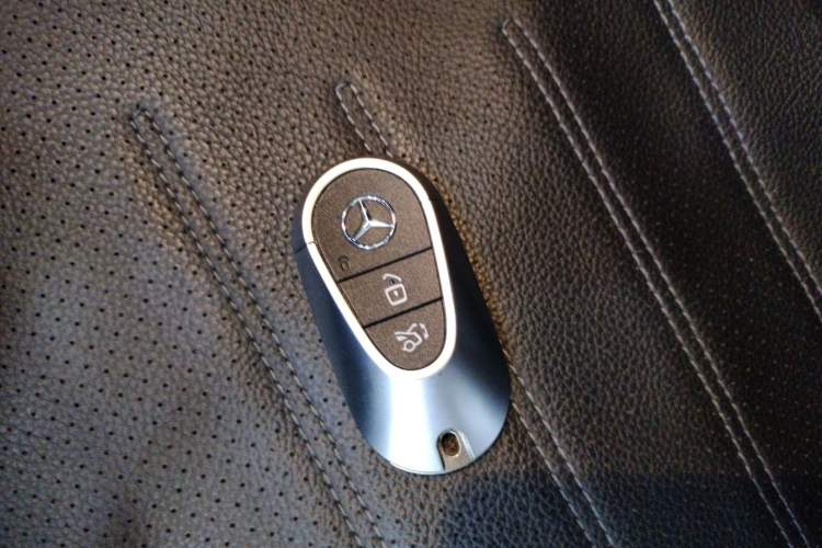 Used Mercedes-Benz C-Class 2024 Restyled C 260 L Sport Edition Vehicle Key