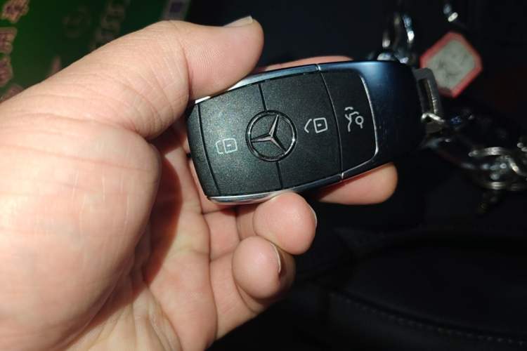 Used Mercedes-Benz C-Class 2024 Second Facelift C 260 L Sport Edition Vehicle Key