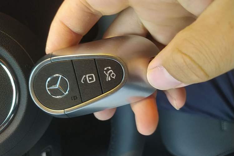 Used Mercedes-Benz C-Class 2024 Restyled C 260 L Sport Edition Vehicle Key