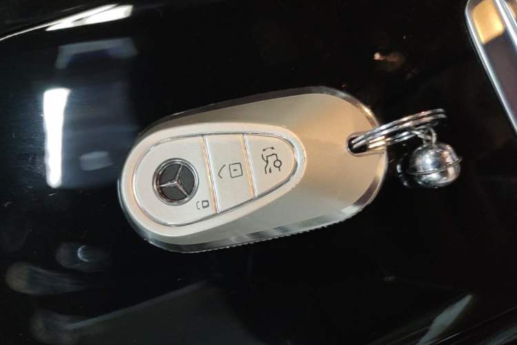 Used Mercedes-Benz C-Class 2024 Restyled C 260 L Sport Edition Vehicle Key