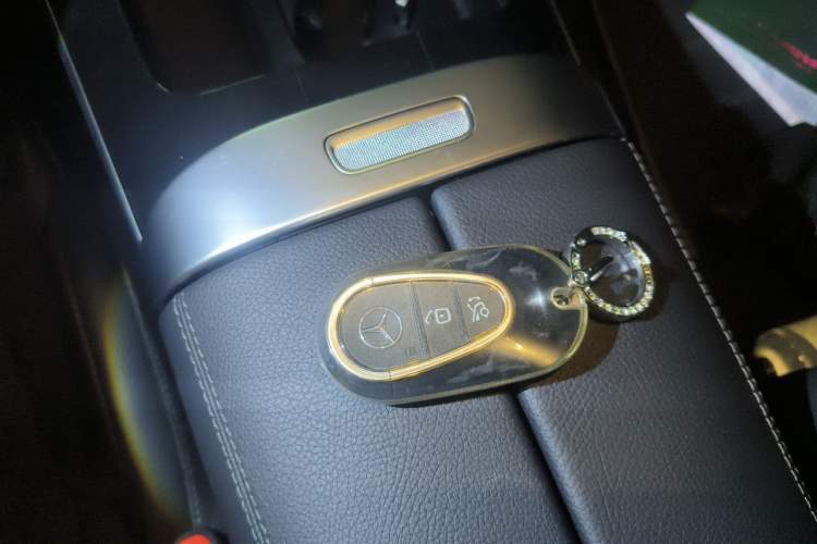 Used Mercedes-Benz C-Class 2024 C 200 L Sport Edition Vehicle Key