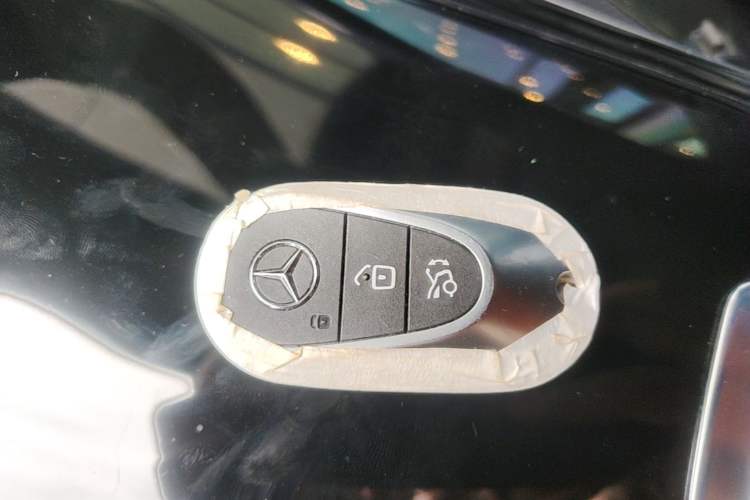 Used Mercedes-Benz C-Class 2024 Restyled C 260 L Sport Edition Vehicle Key