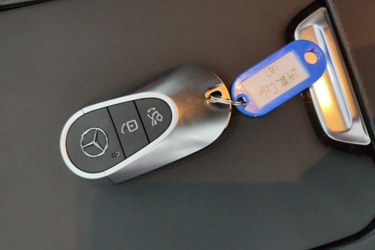 Used Mercedes-Benz C-Class 2024 Restyled C 260 L Sport Edition Vehicle Key