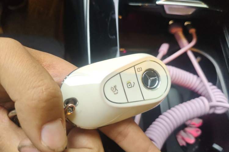 Used Mercedes-Benz C-Class 2024 C 200 L Sport Edition Vehicle Key