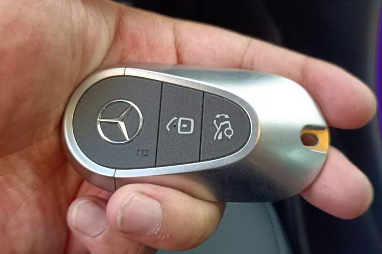 Used Mercedes-Benz C-Class 2024 Second Facelift C 260 L Starry Night Sport Edition Vehicle Key