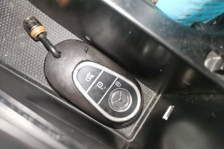 Used Mercedes-Benz C-Class 2024 Second Facelift C 260 L Sport Edition Vehicle Key
