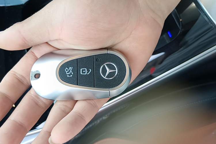 Used Mercedes-Benz C-Class 2024 Restyled C 260 L Sport Edition Vehicle Key