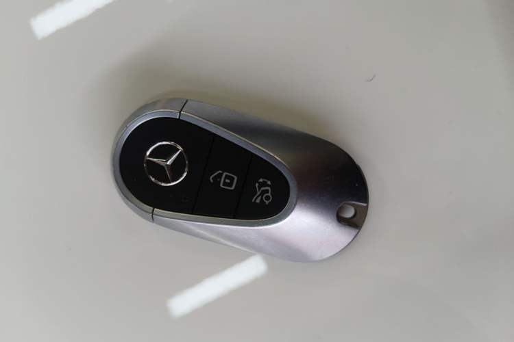 Used Mercedes-Benz C-Class 2024 Restyled C 200 L Sport Edition Vehicle Key