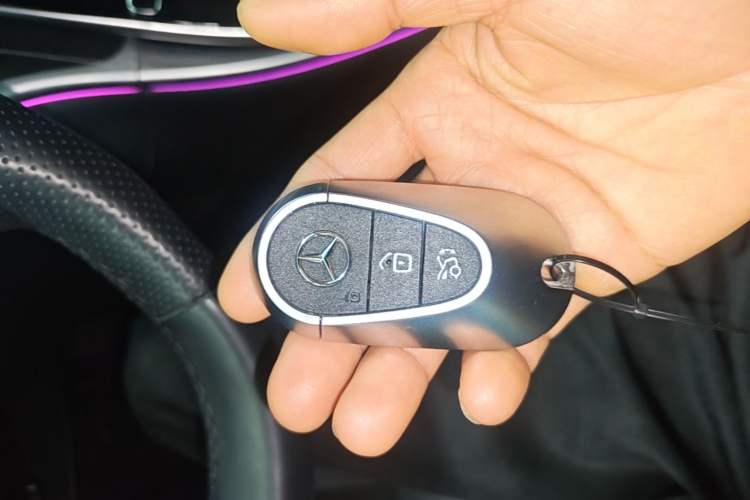 Used Mercedes-Benz C-Class 2024 Restyled C 260 L Sport Edition Vehicle Key
