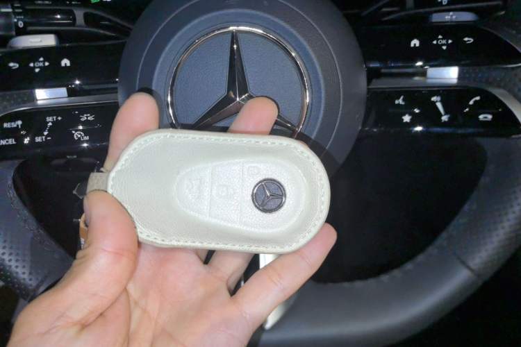 Used Mercedes-Benz C-Class 2024 Restyled C 260 L Sport Edition Vehicle Key