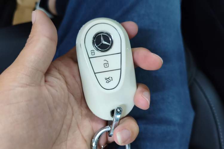 Used Mercedes-Benz C-Class 2024 Restyled C 260 L Sport Edition Vehicle Key