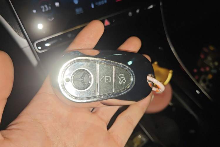 Used Mercedes-Benz C-Class 2024 Restyled C 260 L Sport Edition Vehicle Key