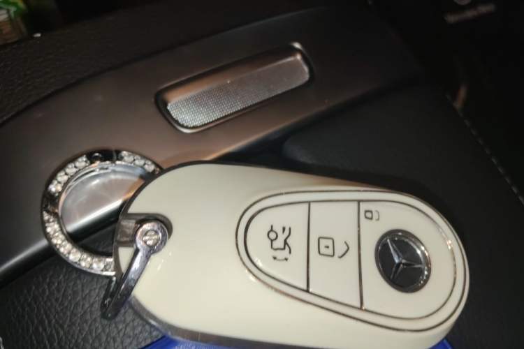 Used Mercedes-Benz C-Class 2024 Restyled C 260 L Sport Edition Vehicle Key
