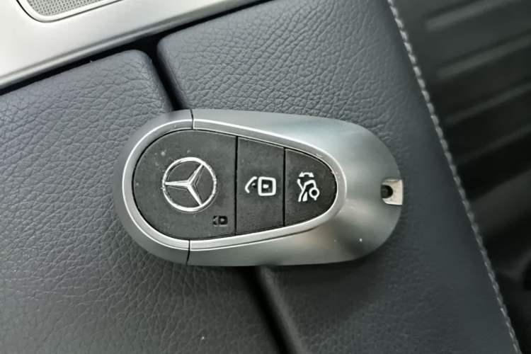 Used Mercedes-Benz C-Class 2024 Restyled C-Class 260 L Sport Edition Vehicle Key