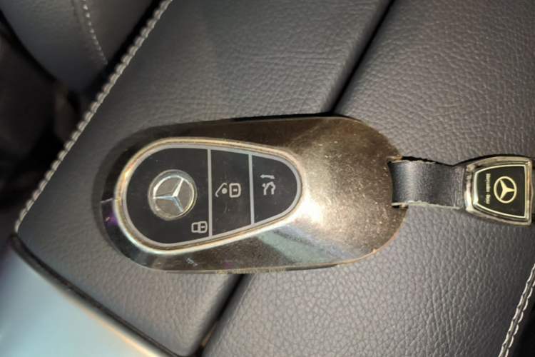 Used Mercedes-Benz C-Class 2024 Restyled C 260 L Sport Edition Vehicle Key