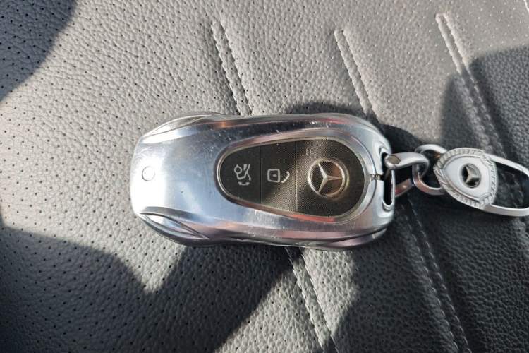 Used Mercedes-Benz C-Class 2024 Second Facelift C 260 L Vehicle Key