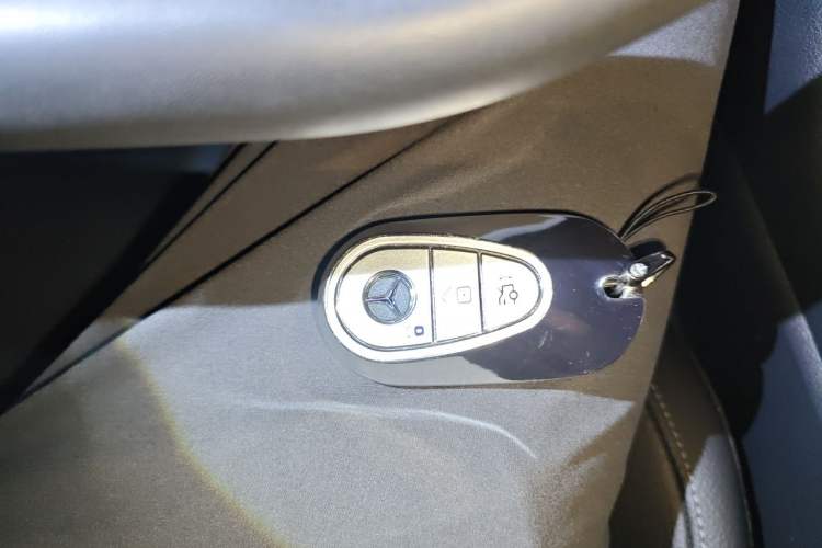 Used Mercedes-Benz C-Class 2024 C 200 L Sport Edition Vehicle Key