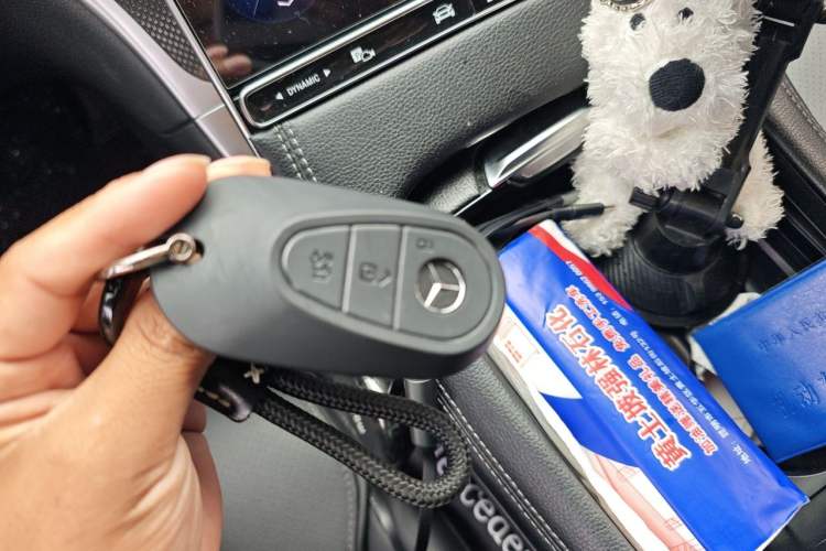 Used Mercedes-Benz C-Class 2024 Facelifted C-Class 260 L Night Edition Sports Version Vehicle Key