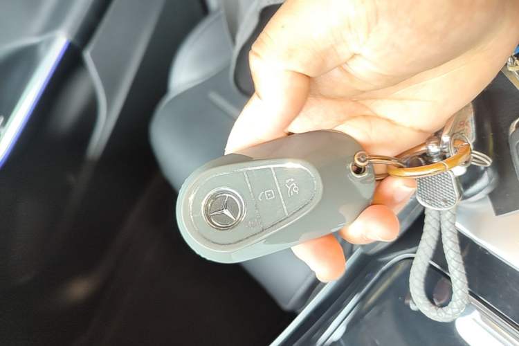 Used Mercedes-Benz C-Class 2024 Restyled C 260 L Sport Edition Vehicle Key