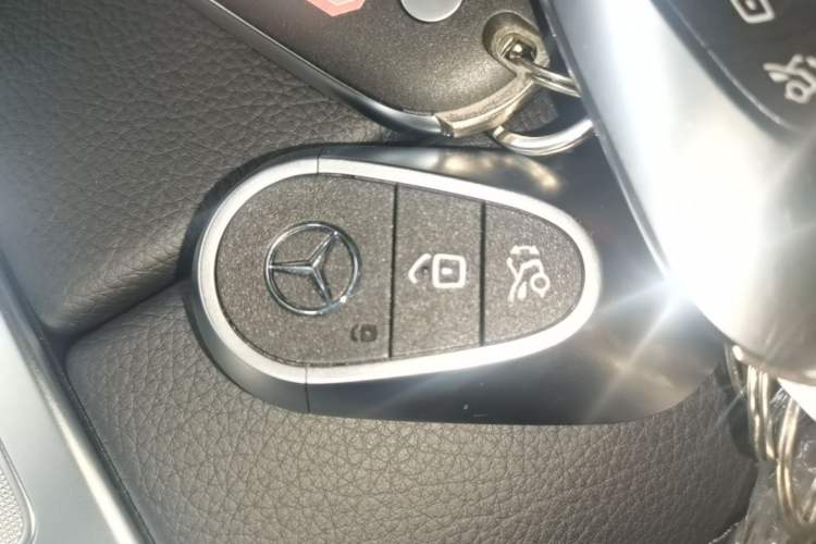 Used Mercedes-Benz C-Class 2024 Restyled C 260 L 4MATIC Sport Edition Vehicle Key