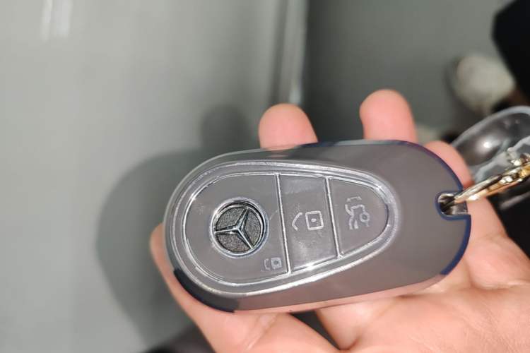 Used Mercedes-Benz C-Class 2024 Restyled C 260 L Sport Edition Vehicle Key