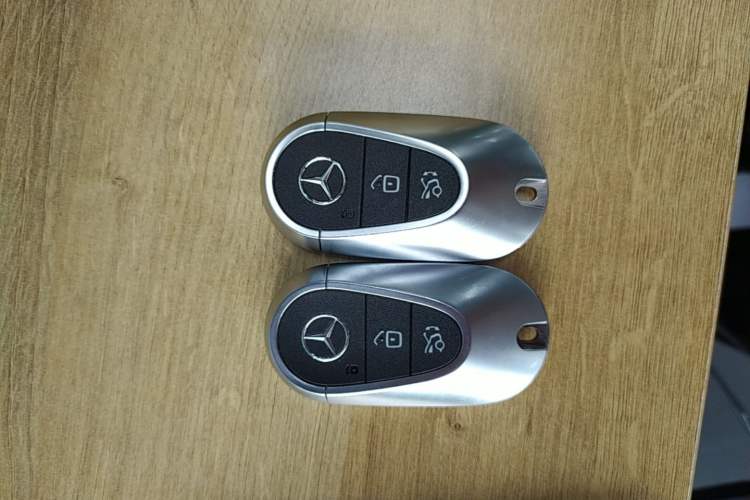 Used Mercedes-Benz C-Class 2024 Restyled C 260 L Sport Edition Vehicle Key