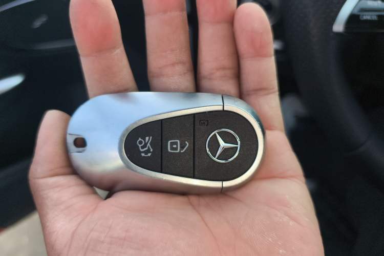 Used Mercedes-Benz C-Class 2024 C 200 L Sport Edition Vehicle Key