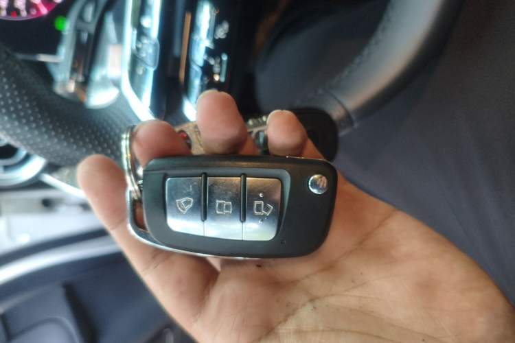 Used Mercedes-Benz C-Class 2024 Second Facelift C 260 L Sport Edition Vehicle Key